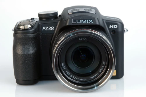 Panasonic Lumix FZ38 Zoom 18x Optical Résolution : 12.1Mp