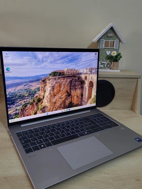 HP ZBook Firefly 16 G11 | CORE Ultra 7-155H | NVIDIA RTX A500 4GB | 32 RAM | 1TB SSD | WORKSTATION