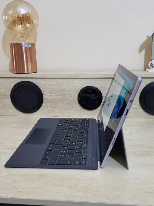 Surface Pro 6 | CORE i7 8650U | 8GB RAM | 256GB SSD | INTEL UHD GRAPHICS