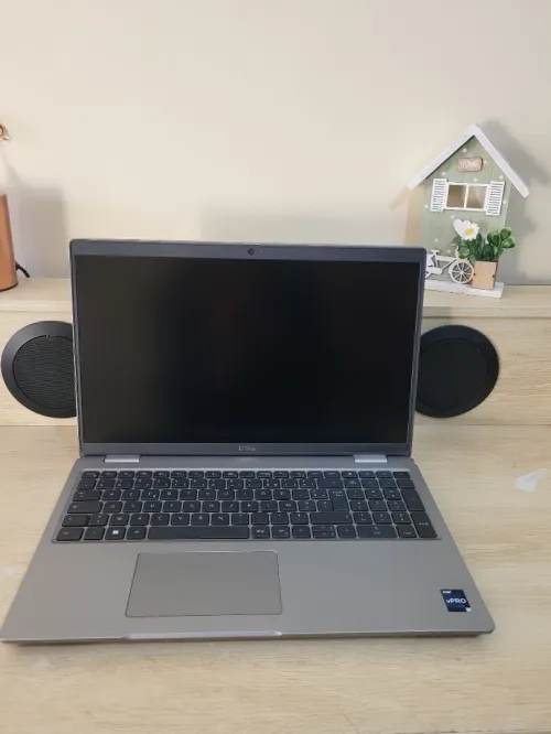 DELL PRECISION 3581 | CORE i5-13600H | NVIDIA RTX A1000 6GB | 1To NVMe SSD | 32GB RAM | WORKSTATION