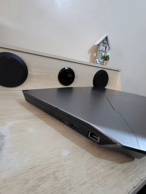 GAMING DELL Alienware 17 | CORE i7-6700HQ | NVIDIA GTX GeForce 980M 8GB | 16GB RAM | 1TB SSD