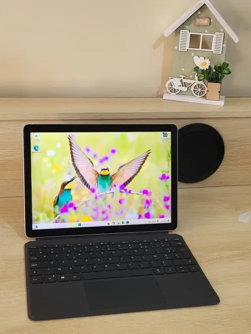 Microsoft Surface GO 2 TACTILE | CORE M3-8100Y 1.61GHz | 8GB RAM | 128GB SSD | | Poids : 544g