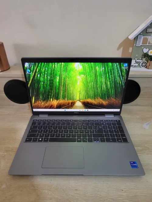 DELL PRECISION 3581 | CORE i7-13700H | NVIDIA RTX A500 4GB | 512 SSD | 16GB RAM | WORKSTATION