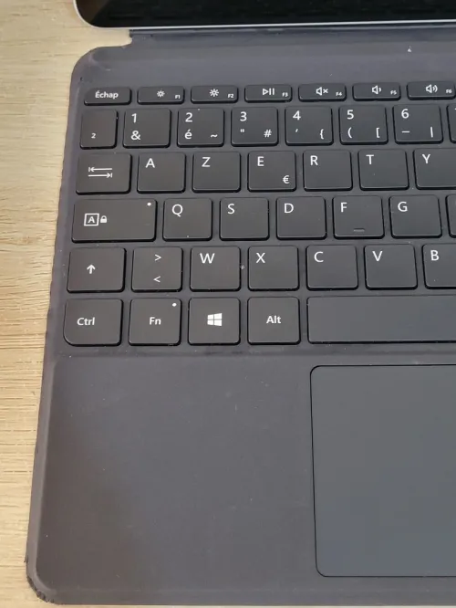 Microsoft Surface GO 2 TACTILE | CORE M3-8100Y 1.61GHz | 8GB RAM | 128GB SSD | | Poids : 544g