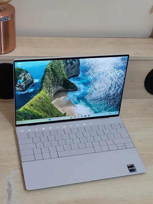 DELL XPS 9320 | EVO CORE i7-1260P | 16GB RAM | 512GB SSD | INTEL IRIS XE GRAPHICS