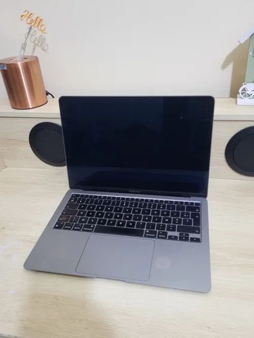 MacBook Air M1 2020 Gris Sideral - CPU M1 8C - 8GB RAM - 256GB SSD