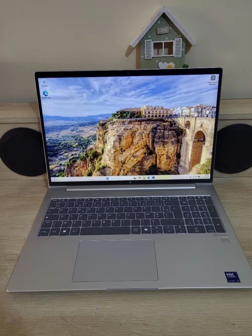 HP EliteBook 660 G11 16'' | CORE Ultra i5 125U | 16GB RAM | 512GB NVMe SSD | INTEL GRAPHICS