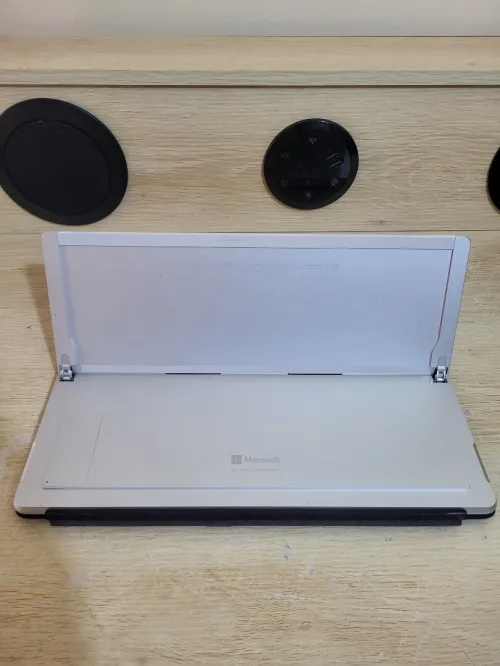 MICROSOFT SURFACE Pro 8 TACTILE - INTEL 11EME GEN i5-1145G7 - 16GB RAM - 256GB SSD - QHD 2880 x 1920