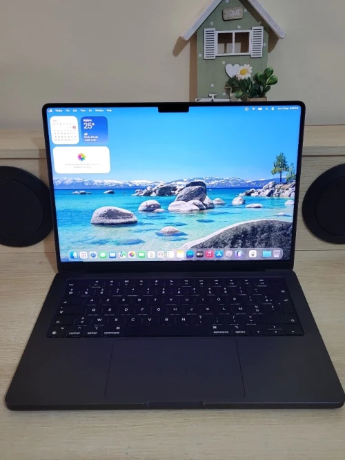 MacBook Pro M3 2024 Noir sidéral | PUCE M3 11 CORE | GPU 14 CORE | 18GB RAM | 512GB SSD | CYCLES 240 | CAPACITÉ BATTERIE 88%