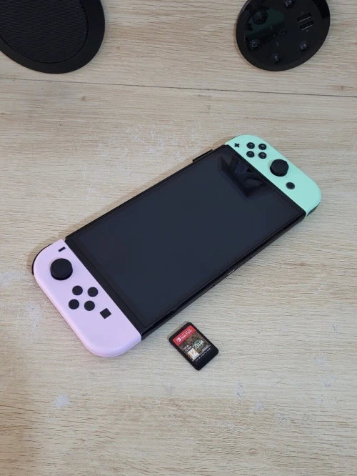 Nintendo switch OLED + 1 jeux Zelda