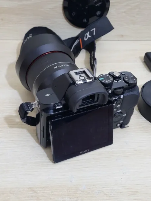 Sony Alpha 7S Hybride Plein Format Ultra vidéo 4K + Objectif Samyang AF 14mm F2.8 Full Frame
