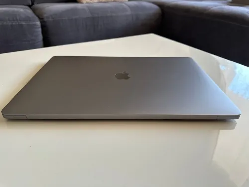 MacBook Pro 16" 2019 | CORE i7 | 16GB RAM | AMD RADEON PRO 5300M 4GB | 512GB SSD |GAMME Workstation