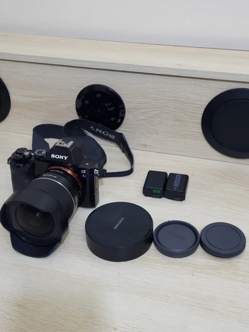 Sony Alpha 7S Hybride Plein Format Ultra vidéo 4K + Objectif Samyang AF 14mm F2.8 Full Frame