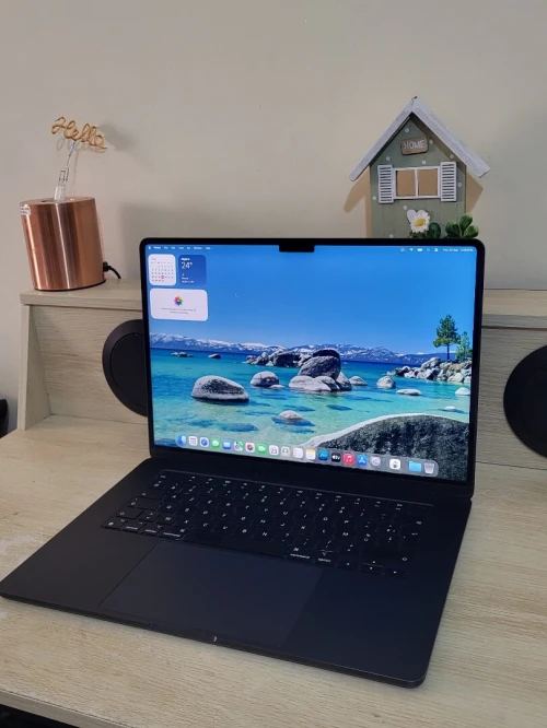 MacBook Air M2 15'' 2023 | PUCE M2 8 CPU | GPU 10 COEURS | 24GB RAM | 256GB SSD | CYCLES 362