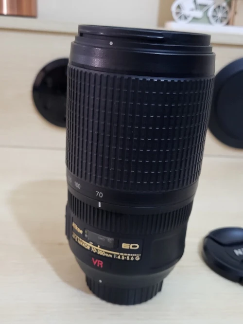 Nikon Nikkor AF-S 70-300 f/4.5-5.6 G ED-IF VR téléobjectif doté de la mise au point la plus rapide 