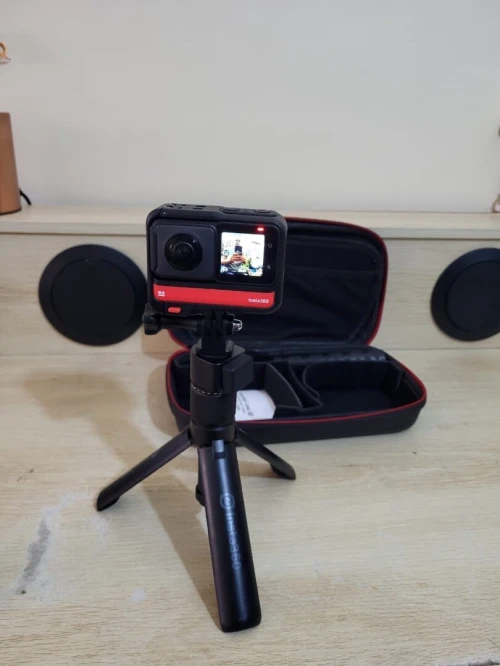 Insta360 One RS Twin Edition on Geht's Kit - Caméra d'action étanche 4K60fps et 5.7K 360 avec objectifs interchangeables - stabilisation - Photos 48MP - HDR Actif - Traitement IA