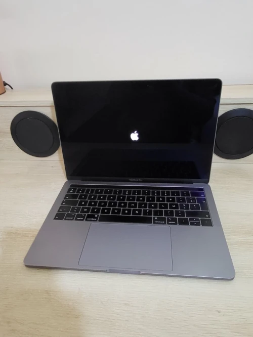 MacBook Pro Touch Bar Mid 2019 13-inch | INTEL CORE I5 QUATRE COEURS | 8GB RAM | 256GB SSD