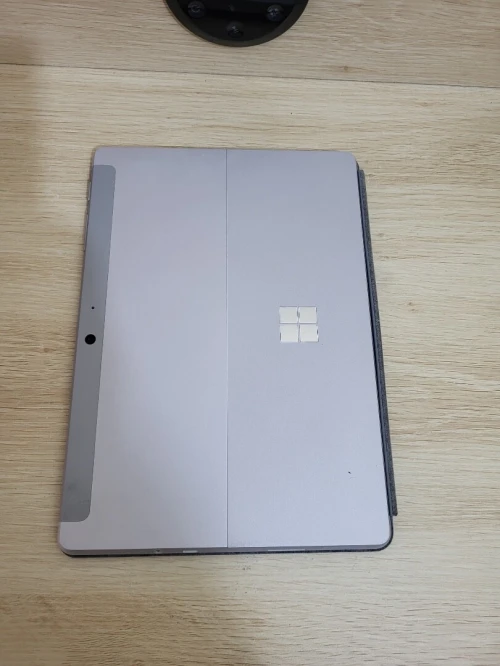 Microsoft Surface GO 2 TACTILE | CORE M3-8100Y 1.61GHz | 8GB RAM | 256GB SSD | LTE 4G | Poids : 544g