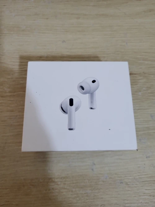AirPods Pro 3 Écouteurs sans Fil, réduction Active du Bruit, détection de la fréquence Cardiaque, écouteurs Bluetooth, Audio Spatial, Son Haute-fidélité, Recharge USB-C - NEUF JAMAIS UTILISÉ