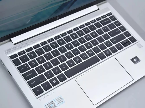HP EliteBook 835 G8 FHD 13.3'' AMD RYZEN 5 PRO 5650U - 16GB RAM - 256GB SSD - AMD Radeon Graphics