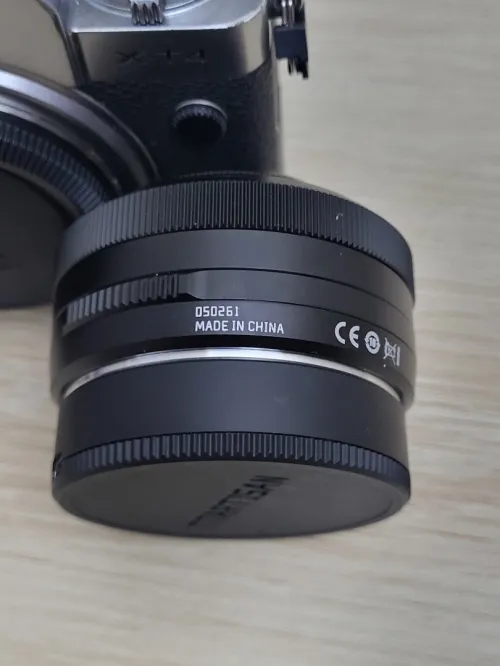 Fujifilm X-T4 sans miroir | 26Mpx | APS-C | 4K/UHD 60 pi/s | + OBLECTIF  TTARTISAN 27mm f/2.8 X AF