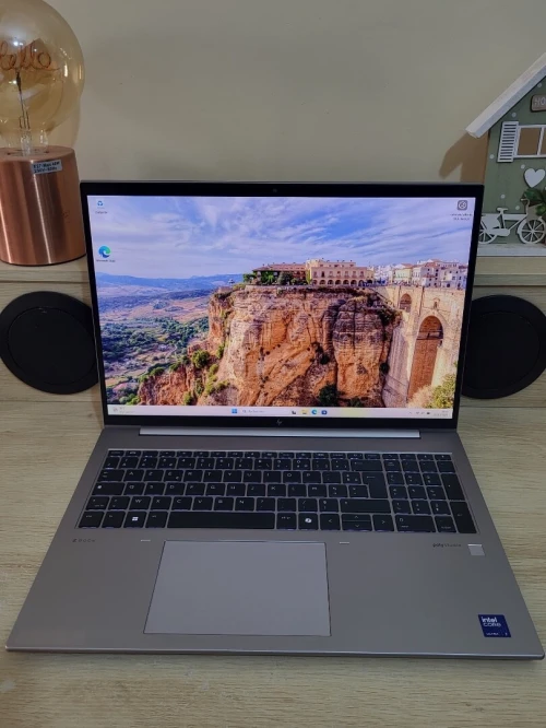 HP ZBook Firefly 16 G11 | CORE Ultra 7-155H | NVIDIA RTX A500 4GB | 32 RAM | 1TB SSD | WORKSTATION
