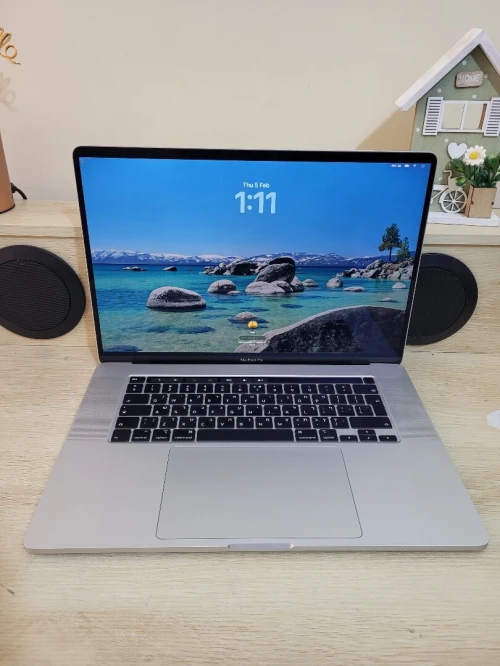 MacBook Pro 16" 2019 | CORE i7 | 16GB RAM | AMD RADEON PRO 5300M 4GB | 512GB SSD |GAMME Workstation
