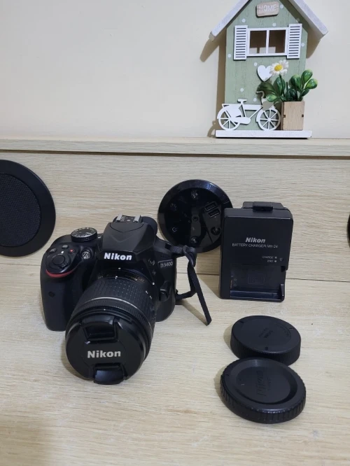 Nikon D3400 Appareil Photo Numérique Réflex 24.2 Mpix + OBJECTIF Nikon AF-P DX Nikkor 18 55mm f 3.5 5.6 g vr