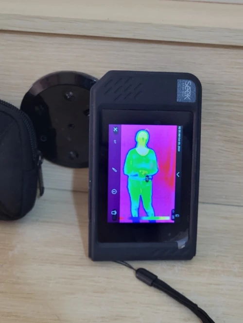 Seek Thermal Shot Thermocaméra de Poche Professionnelle avec capteur 206 x 156 Points - Wi-Fi