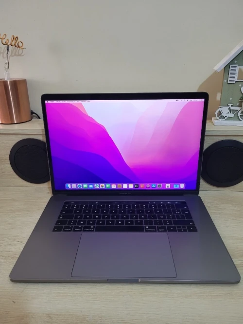 MacBook Pro 15.6" | CORE i7 | 16GB RAM | AMD RADEON PRO 455 2GB | 512GB SSD | GAMME Workstation