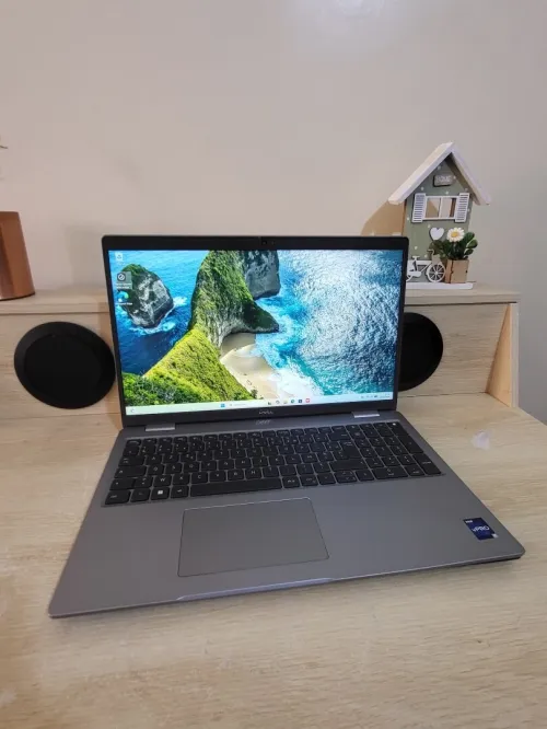 DELL LATITUDE 5540 | CORE i7 1365U | 16GB RAM | 512GB NVMe SSD | INTEL IRIS XE GRAPHICS