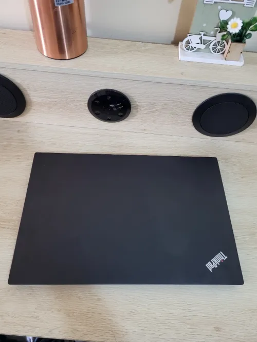 LENOVO THINKPAD E15 | CORE i5-10210U | 16GB RAM | 512GB NVMe SSD | AMD RADEON RX 640 2GB
