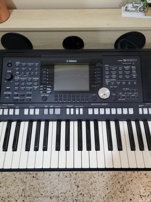 Yamaha PSR-S950 - Clavier arrangeur 61 notes