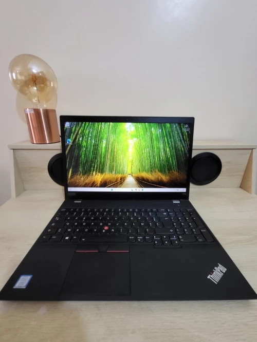 THINKPAD P53s 15.6 FHD | CORE i7 8565U | NVIDIA QUADRO P520 2GB | 8GB RAM | 256 NVME SSD