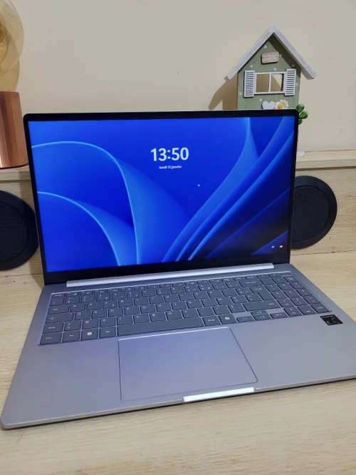 Samsung Galaxy Book4 Edge 15,6" Copilot+ | Snapdragon X Plus X1P42100 | 16GB RAM | 256GB SSD