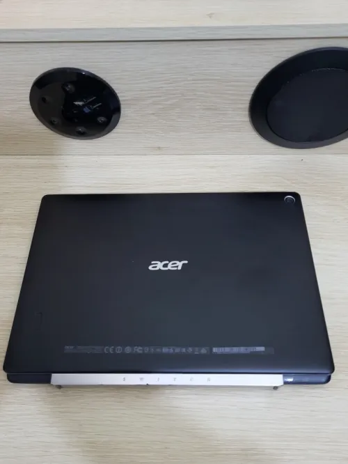 ACER Aspire Switch SW5-017 | Atom x5-Z8350 Hybride 2-en-1 10.1" Écran tactile | 4GB RAM | 64GB SSD 