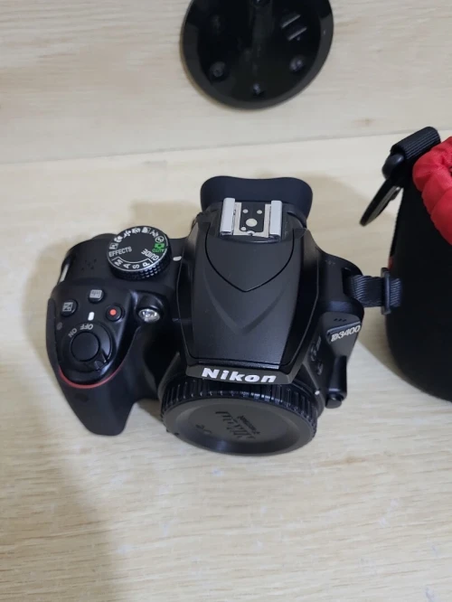 Nikon D3400 Appareil Photo Numérique Réflex 24.2 Mpix + OBJECTIF Nikon AF-P DX Nikkor 18 55mm f 3.5 5.6 g vr