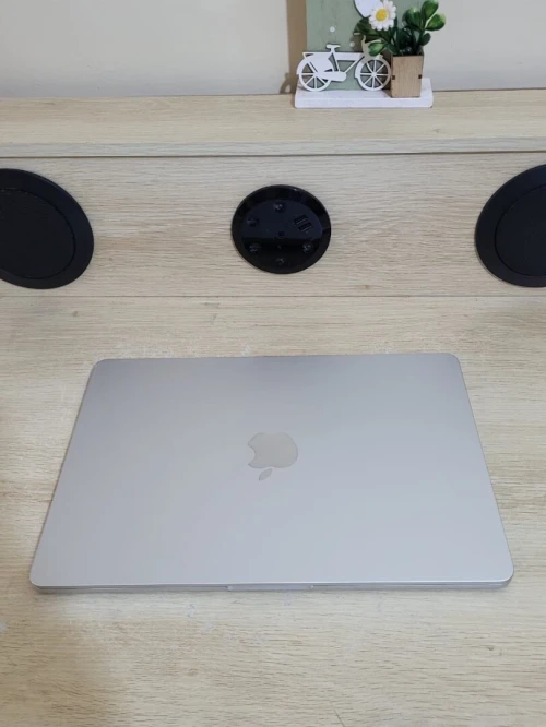 MacBook Air M4 2024 Argent | PUCE M4 8 CORE | GPU 8 CORE | 16GB RAM | 256GB SSD | CYCLES 57 | CAPACITÉ  BATTERIE 100%