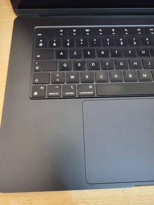 MacBook Air M2 15'' 2023 | PUCE M2 8 CPU | GPU 10 COEURS | 24GB RAM | 256GB SSD | CYCLES 362