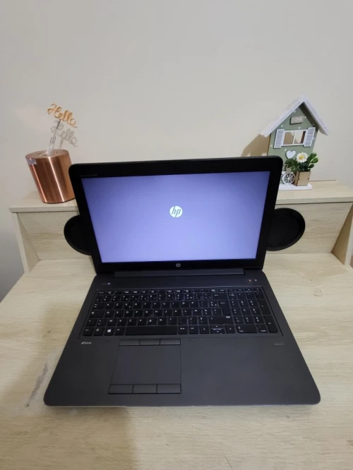 HP ZBook 15 G3 | CORE i7-6800HQ | 16GB RAM | 512GB NVMe SSD | NVIDIA Quadro M1000M 2GB | WORKSATION