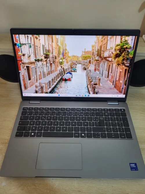 DELL PRECISION 3591 | CORE Ultra 7 165H | NVIDIA RTX 2000 ADA GEN 8GB | 1To NVMe SSD | 32GB RAM | WORKSTATION