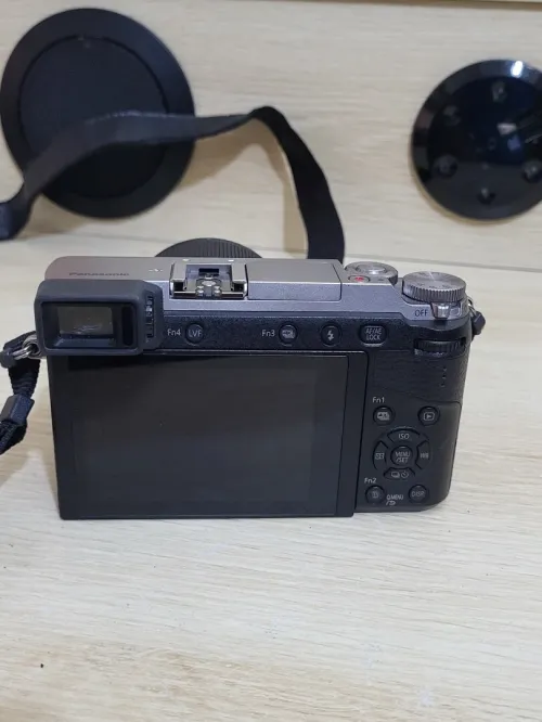 Panasonic Lumix GX80 | Hybride Compact Vidéo UHD 4K + Objectif Panasonic Lumix G 25 mm f/1.7 ASPH