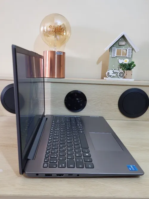 LENOVO IdeaPad 3 15.6'' FHD | CORE i3 1115G4 | 8GB RAM | 512GB NVMe SSD | INTEL UHD GRAPHICS