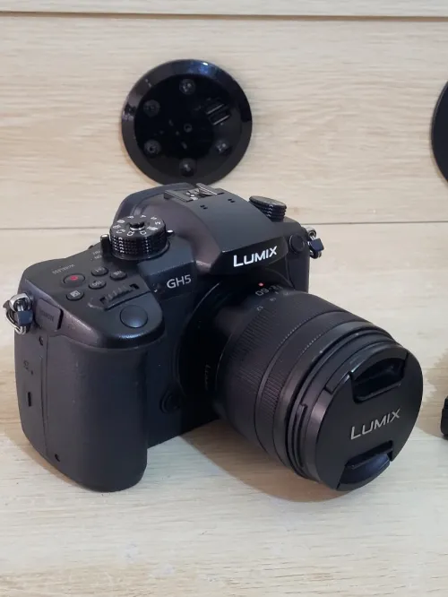 Panasonic Lumix DC-GH5 Appareil photo hybride de 20.3 MP | Vidéo UHD 4K/60p à durée illimitée + OBJECTIF Lumix G Vario 12-60mm f/3.5-5.6 Asph