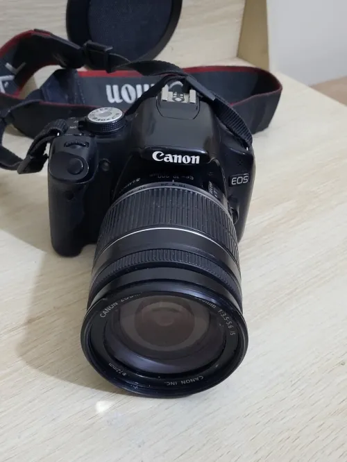 Canon EOS 500D Appareil photo numérique Reflex 15.1 Mpix + Objectif Canon EF-S 18-200 mm f/3,5-5,6 IS APS-C