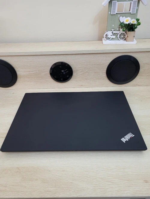 THINKPAD P53s 15.6 FHD | CORE i7 8565U | NVIDIA QUADRO P520 2GB | 8GB RAM | 256 NVME SSD