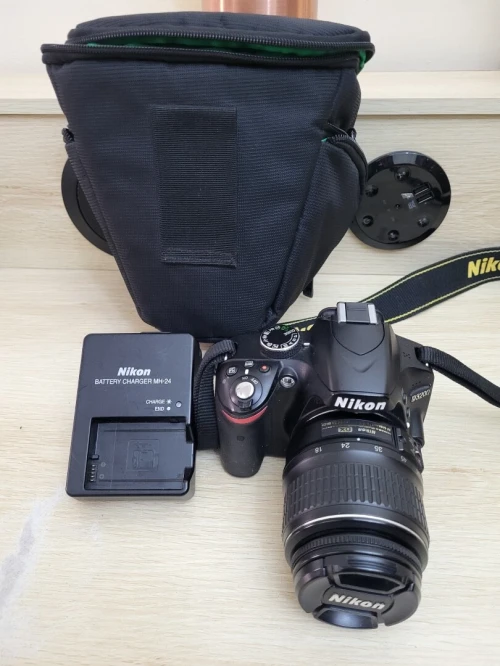 Nikon D3200 Appareil photo reflex 24Mpx + OBJECTIF Nikon AF-S DX Nikkor 18-55mm f/ ED II