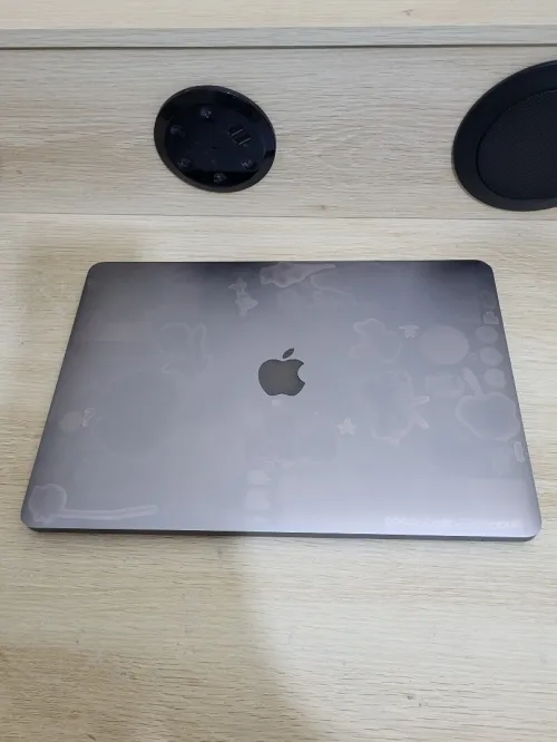 MacBook Air M1 2020 Gris Sideral - CPU M1 8C - 8GB RAM - 256GB SSD