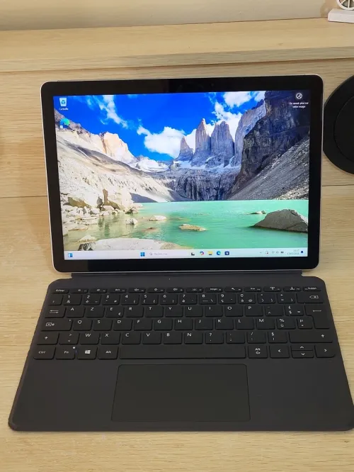 Microsoft Surface GO 2 TACTILE | CORE M3-8100Y 1.61GHz | 8GB RAM | 128GB SSD | | Poids : 544g