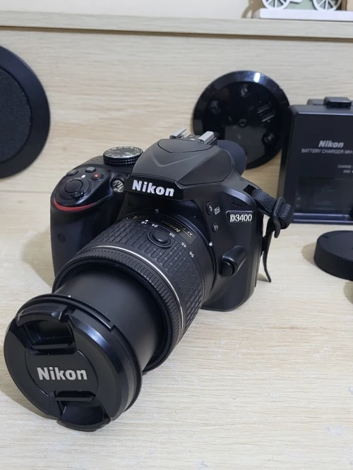 Nikon D3400 Appareil Photo Numérique Réflex 24.2 Mpix + OBJECTIF Nikon AF-P DX Nikkor 18 55mm f 3.5 5.6 g vr